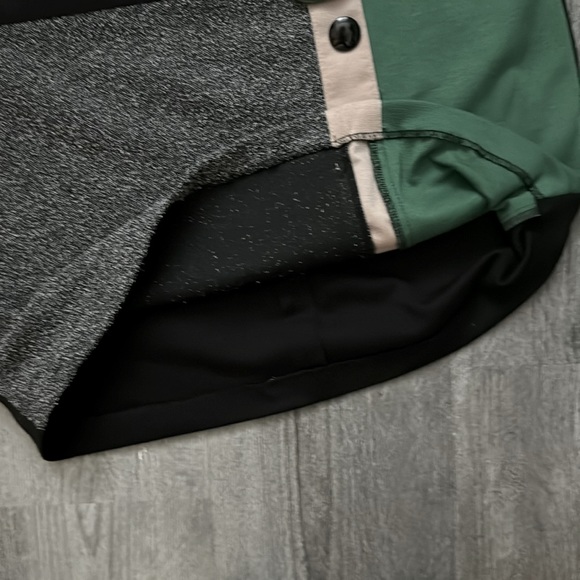 J Taylor - ADORABLE 🥰 Mixed Media Dress w/Faux Belt Buckle /Buttons- Size 4 - Picture 10 of 14